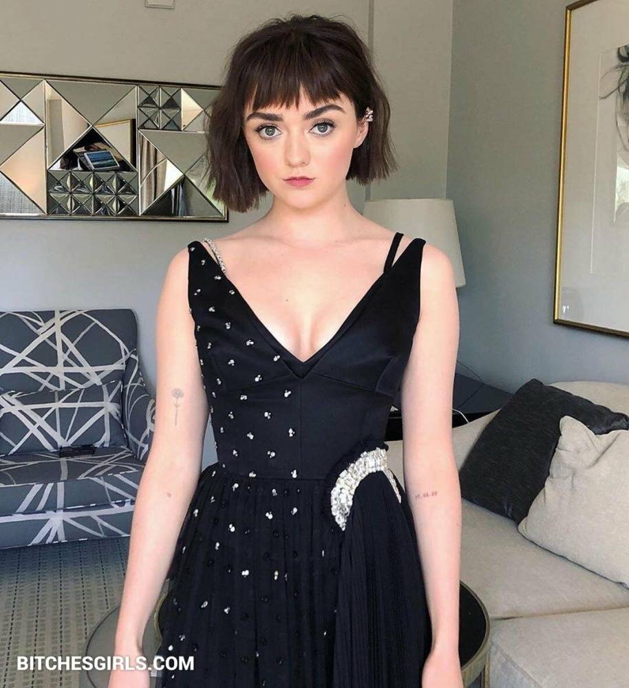 Maisie Williams Nude Teen - Nude Videos Teen - #1