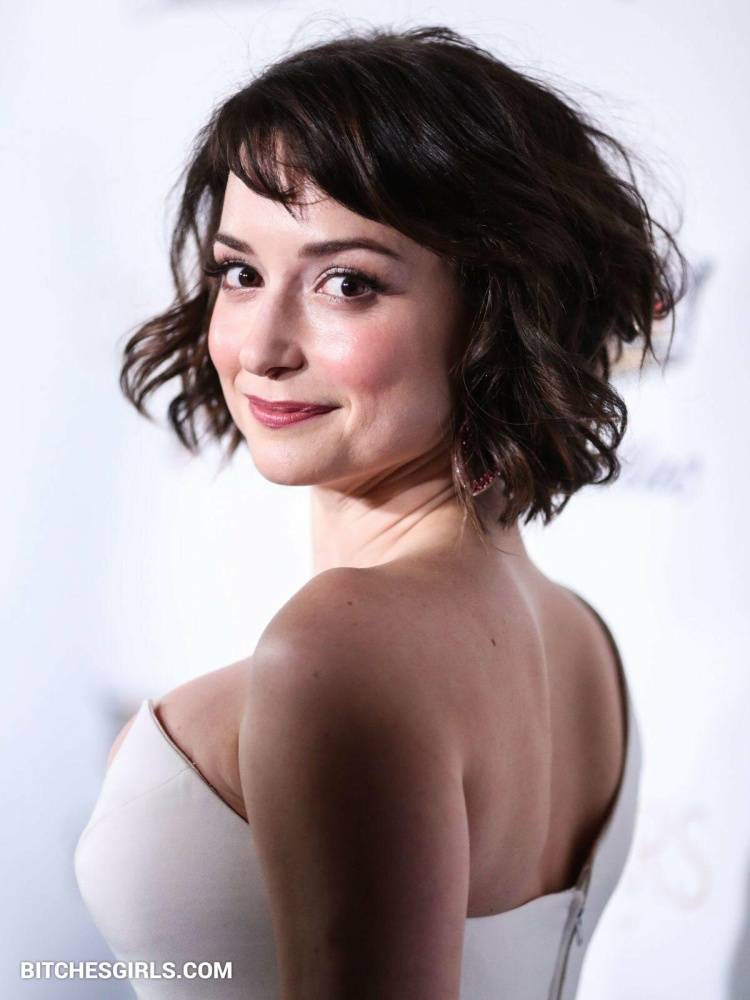 Milana Vayntrub Nude Thicc - Milana Nude Videos Celebrities - #11