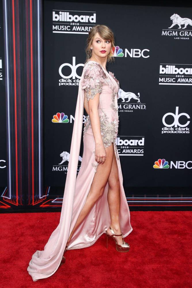 Taylor Swift Upskirt Dress Slip Set Leaked - #15