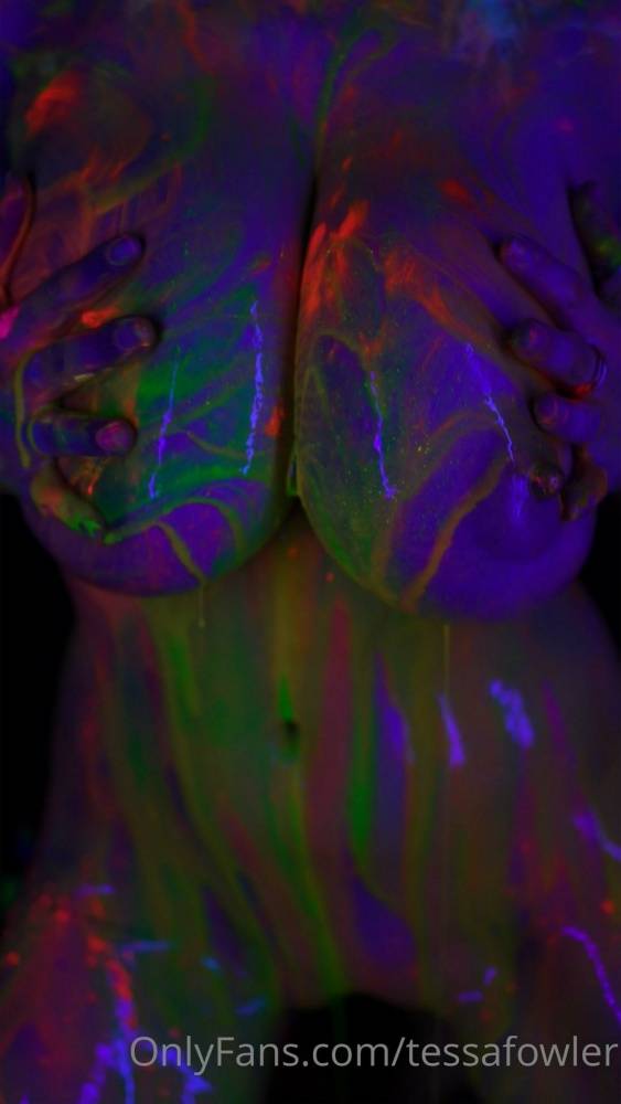 Tessa Fowler Nude Neon Body Paint OnlyFans Video Leaked - #8