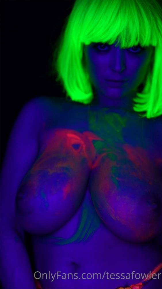 Tessa Fowler Nude Neon Body Paint OnlyFans Video Leaked - #3