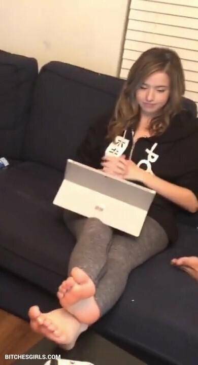 Pokimane Nude Twitch Streamer Leaks & Deepfakes - #15