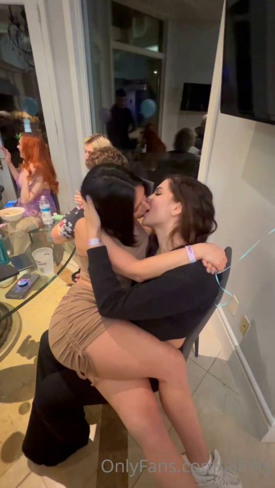Alinity Fandy Lesbian French Kiss PPV Onlyfans Video Leaked - #6