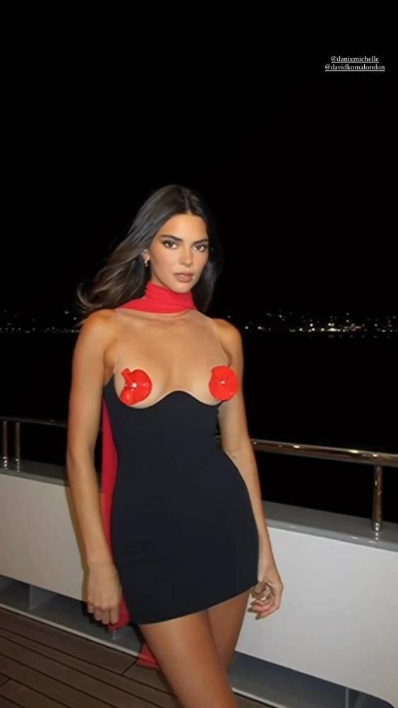 Kendall Jenner Pasties Dress Candid Video Leaked - #3