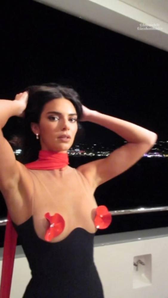 Kendall Jenner Pasties Dress Candid Video Leaked - #8