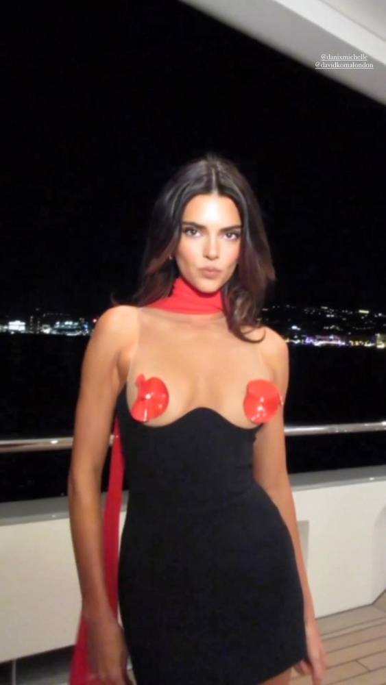 Kendall Jenner Pasties Dress Candid Video Leaked - #5