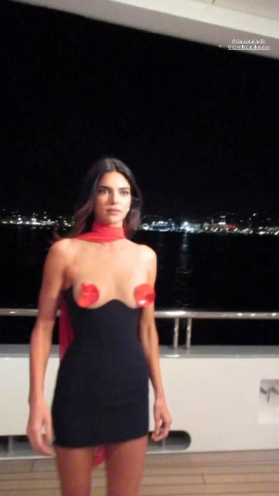 Kendall Jenner Pasties Dress Candid Video Leaked - #2