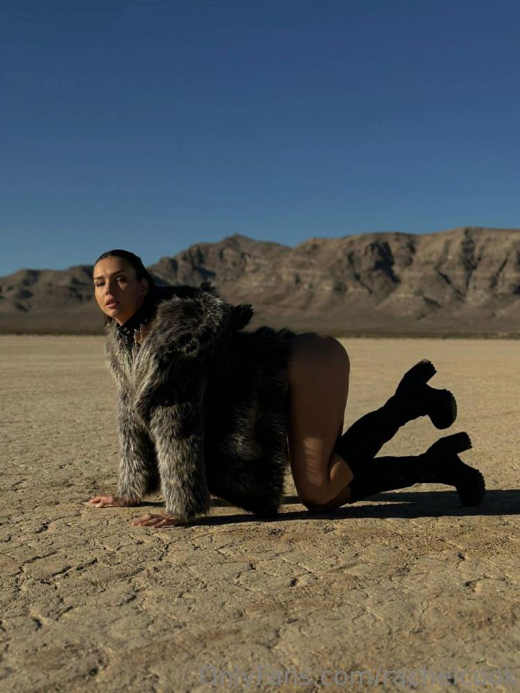Rachel Cook Nude Desert Modeling Set Leaked - #9