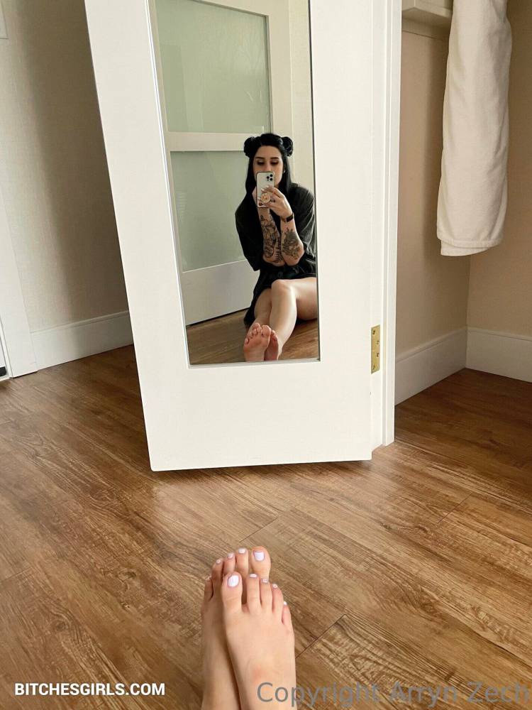 Arryn Zech Nude - Arryn Leaked Nude Photo - #2