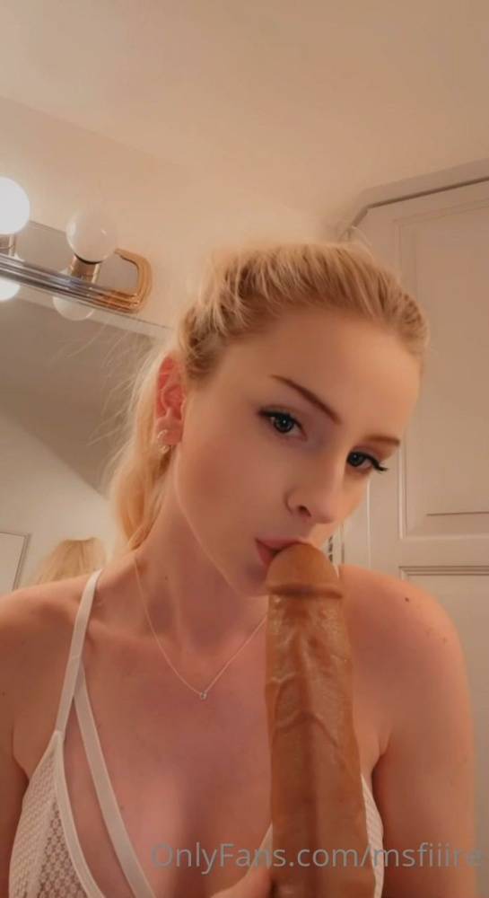 MsFiiire Dildo Blowjob Cumshot Onlyfans Video Leaked - #6