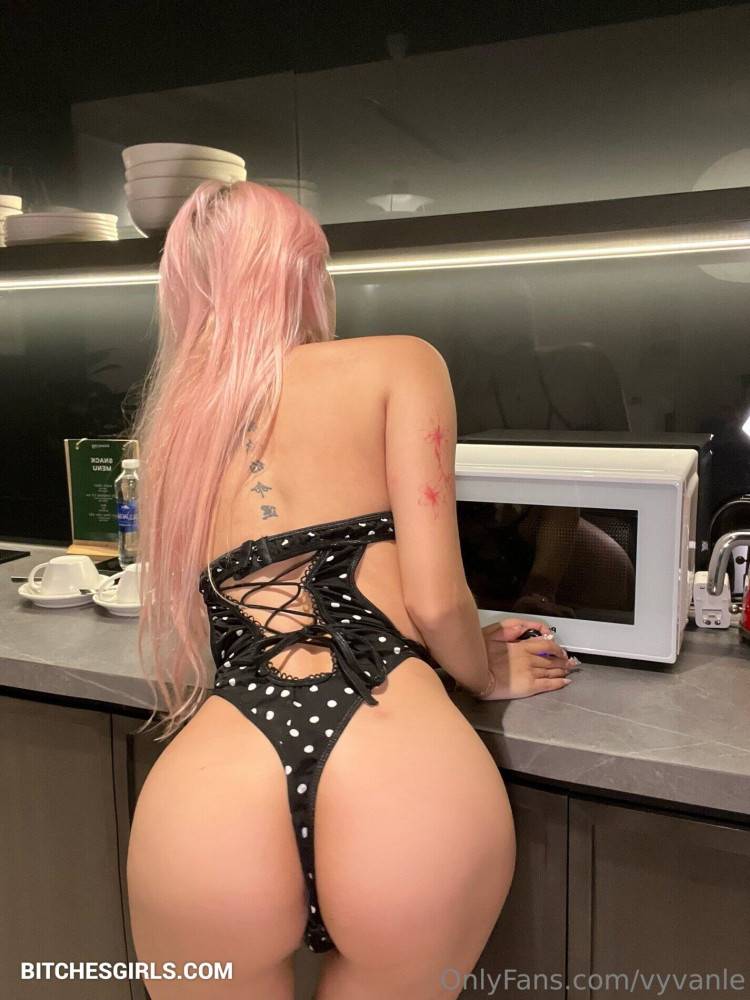 Vyvan Le Nude Celeb - Vyvan.Le Reddit Leaked Naked Pics - #3