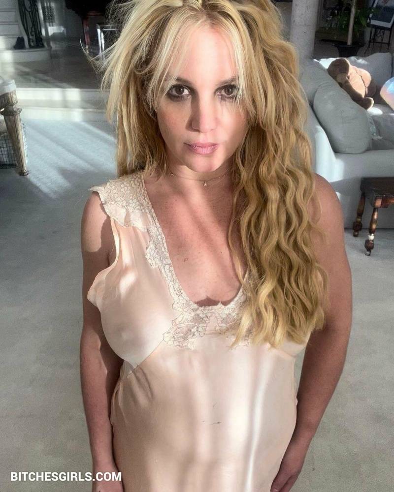 Britney Spears Nude Celebrity Leaked Tits Photos - #main