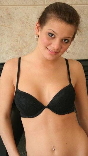 Busty teen amateur Kate Crush takes off her bra and panty set - #main