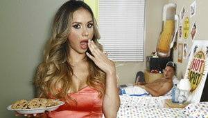 Big tit latina babe Nadia giving a hardcore blowjob to that meat - #main