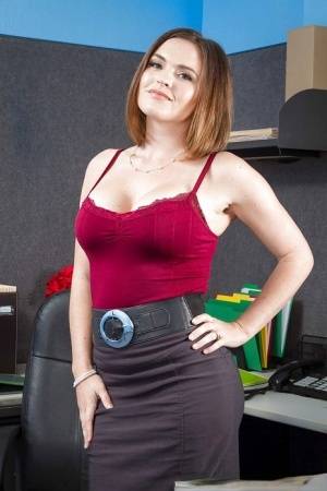Secretary Krissy Lynn shows her fuckable booty in the office - #main