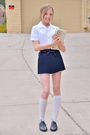 Delicious blonde schoolgirl likes spreading her twat and ramming it - #main