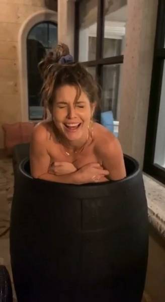 Amanda Cerny Nude Bath Dunking Video Leaked - Usa on clubgf.com