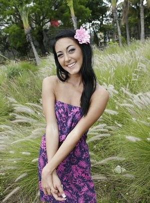 Outdoor posing in the field from an amateur babe Sabrina Banks on clubgf.com