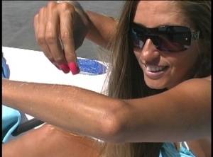 Amateur model Lori Anderson exhibits her hairy forearms in sunglasses on clubgf.com