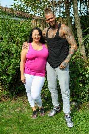 Mature BBW has sexual relations with a hunky tattooed man on clubgf.com