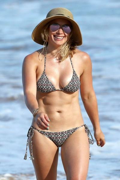 Hilary Duff Paparazzi Bikini Beach Set Leaked - Usa on clubgf.com