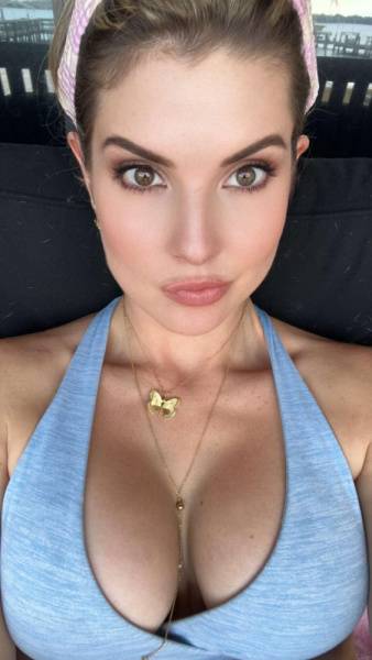 Amanda Cerny Sexy Boobs Cleavage Onlyfans Set Leaked - Usa on clubgf.com