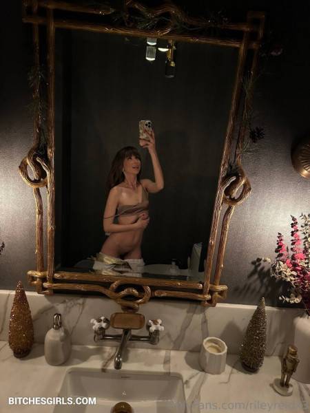 Riley Reid Petite Nude Girl - Therileyreid Onlyfans Leaked Naked Video on clubgf.com