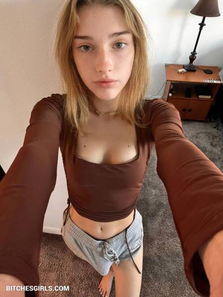 Zooemoore Nude Tiktok - Tiktok Porn Videos on clubgf.com